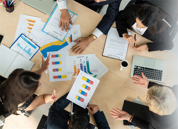 集團管控的創(chuàng)新之路：打破傳統(tǒng)，引領企業(yè)變革