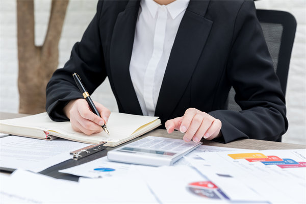 薪酬管理挑戰(zhàn)與機(jī)遇:新時(shí)代背景下的薪酬制度創(chuàng)新 薪酬管理挑戰(zhàn)與機(jī)遇:新時(shí)代背景下的薪酬制度創(chuàng)新